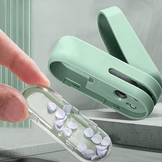 Magnoloran 2 Pack Single Hole Punch, 1/4 inch Mini Small Hole Puncher Heavy Duty Paper Hole Puncher Small Hole Punch One Hole Puncher for Crafts Paper Cards Tags Scrapbook-Pink&Green