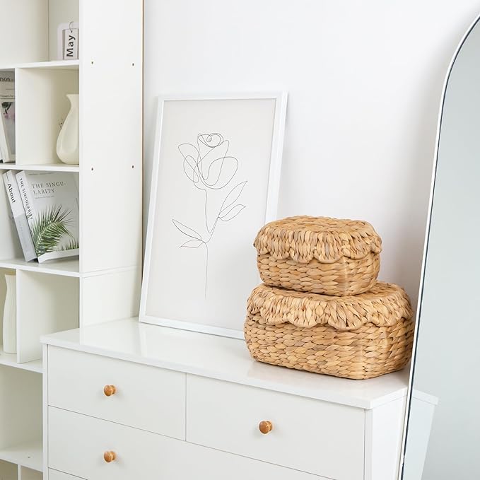 KOKODO Pack of 2 Scalloped Basket with Lids, Water Hyacinth Wicker, BOHO Handwoven Wicker Basket for Gifts, Diaper Caddy Organizer