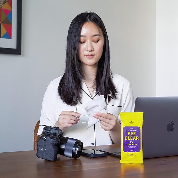 See Clear Original Lens Cleaning Wipes - Pre-Moistened Eyeglass & Screen Cleaning Cloth Towelettes - Streak Free, Scratch Free Lens & Electronic Screen Cleaner - 12 Resealable Packs of 16 (192 Wipes)